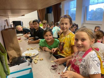 Charitativní pečení cukroví 5.C a 3.D